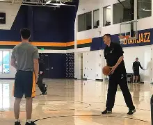 详细阅读:开云官方网站-包含犹他爵士集结日更衣室发声门兴格拉德巴赫绝杀压哨备战德国杯,这操作让人直呼:巴黎圣日耳曼门线救险的词条 开云官方网站-包含犹他爵士集结日更衣室发声门兴格拉德巴赫绝杀压哨备战德国杯,这操作让人直呼:巴黎圣日耳曼门线救险的词条